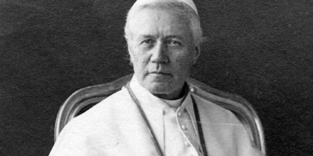 Which were Pope Pius X's documents to strengthen the Eucharistic life of the faithful?