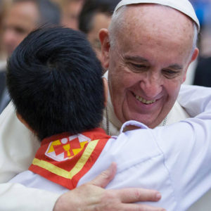 Pope-Francis-hug